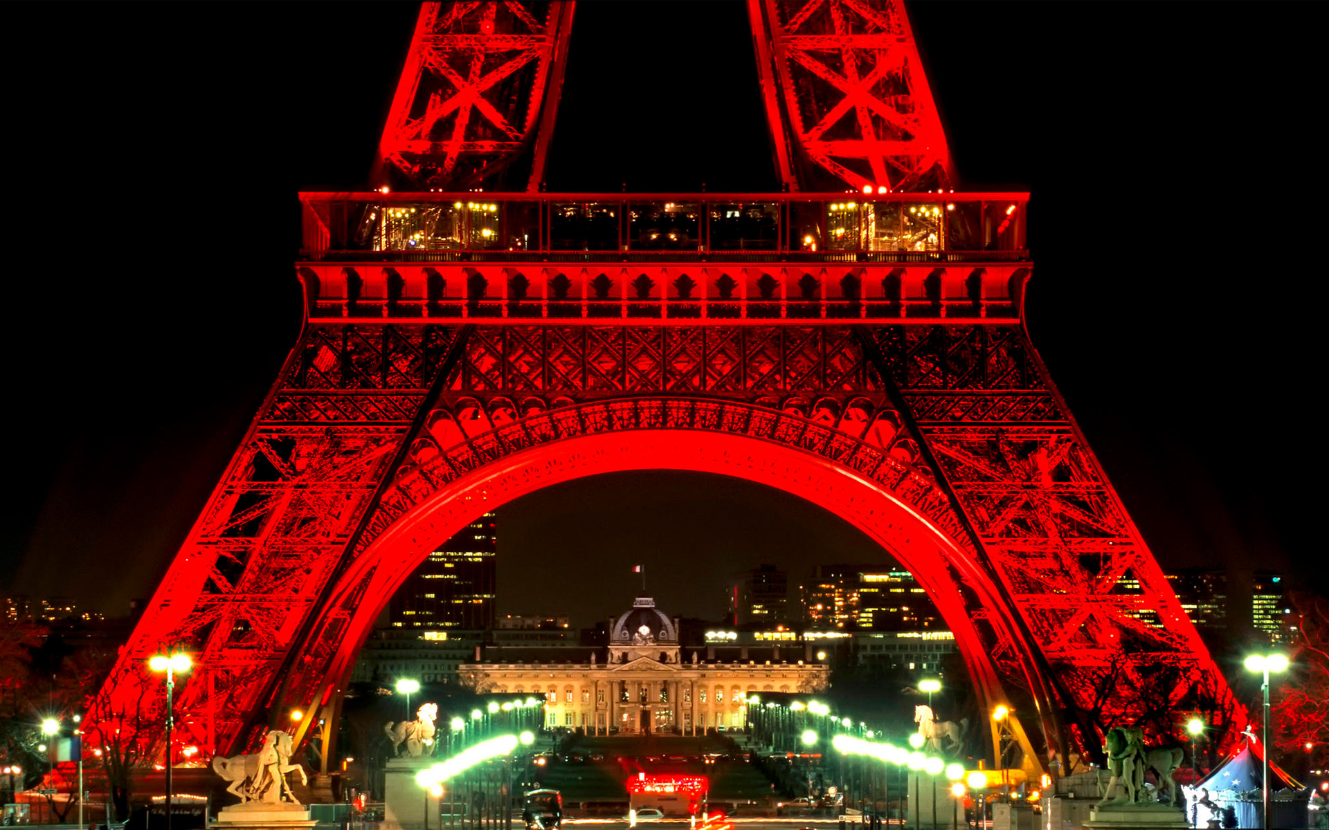 Eiffel Tower at Night5700917084